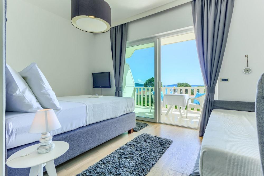 Hotel Villa Zarko Каштел-Стари Экстерьер фото